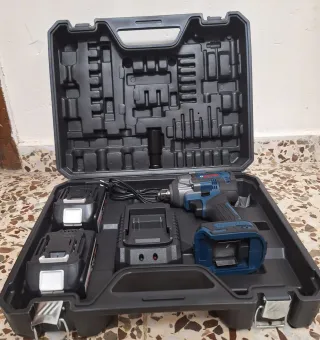 Taladro de impacto Bosch con baterías