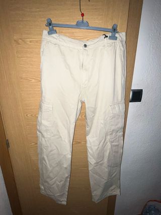 Pantalones cargo beige