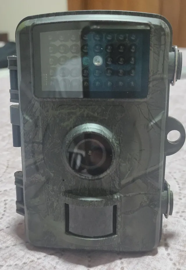 Cámara de fototrampeo camuflaje
