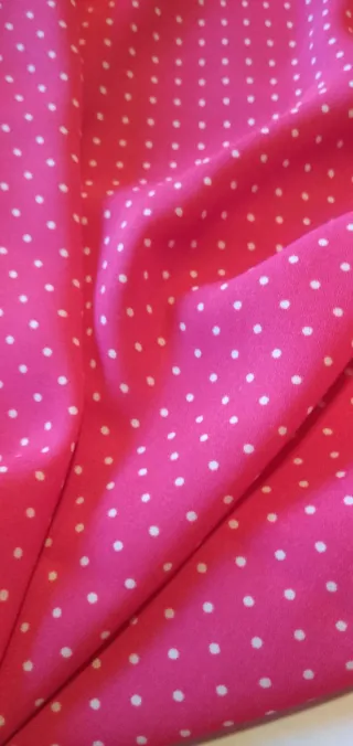 Fina tela rosa con lunares blancos 4m