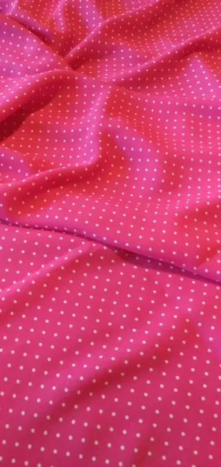 Fina tela rosa con lunares blancos 4m