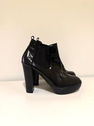 Botines negros de tacón