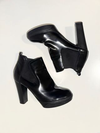 Botines negros de tacón