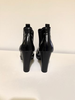 Botines negros de tacón