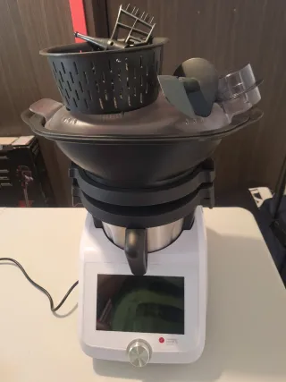 Monsieur Cuisine Smart con accesorios