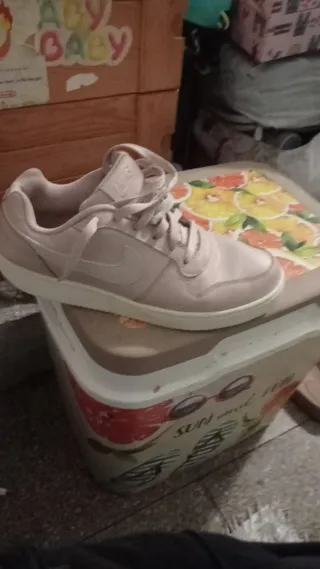 Zapatillas Nike Beige