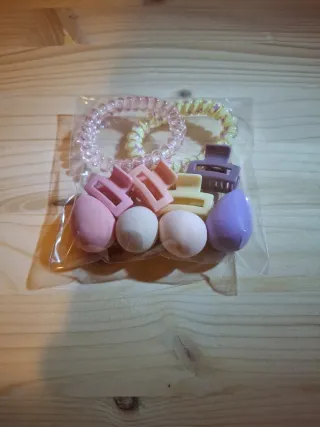 Pack Esponjas Maquillaje, Pinzas y Gomas Pelo