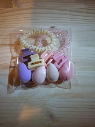 Pack Esponjas Maquillaje, Pinzas y Gomas Pelo