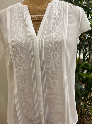 Blusa H&M blanca bordada