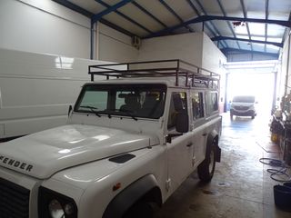 Baca Land Rover Defender