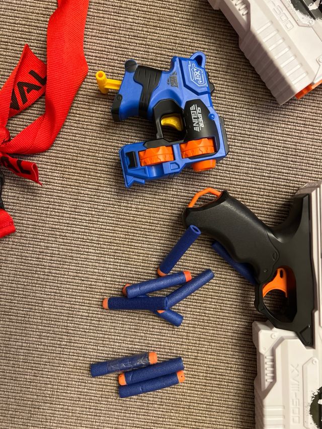 Lote 6 Pistolas Nerf y 8 balas