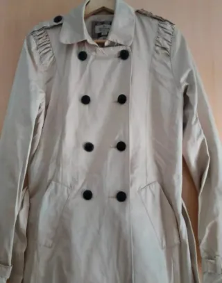 Gabardina Bershka beige