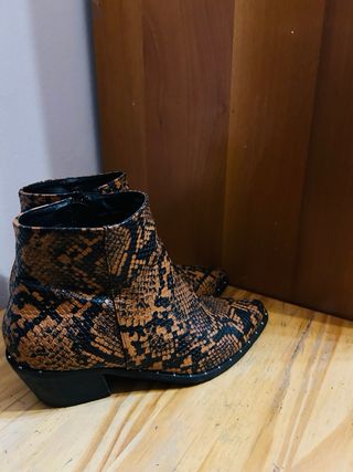 Stivali tacco serpente n.36