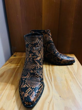 Stivali tacco serpente n.36