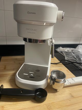 Cafetera Cecotec Cumbia Cafelizzia 790 Blanca