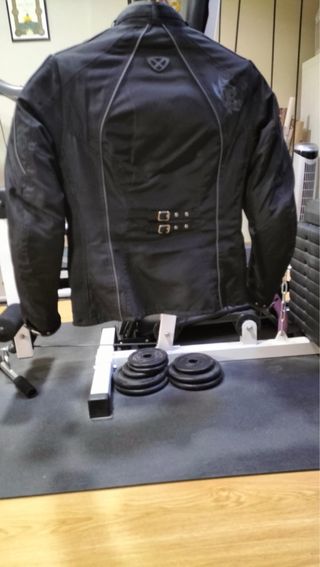 Chaqueta de moto negra ixon t