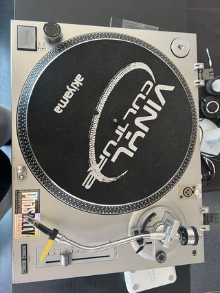 Platos Akiyama DJ-2000
Tocadiscos