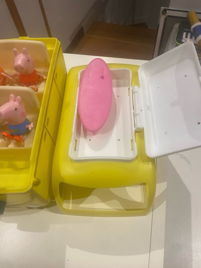 Caravana Peppa Pig con figuras