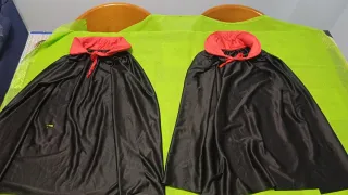 2 Capas de Negras con Rojo para niño.1 capa adulto