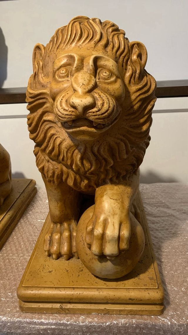 Escultura Leones Venecianos con Bola