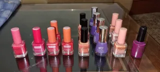 Lote de 15 esmaltes de uñas
