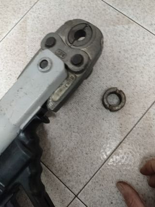 Prensa multicapa a batería