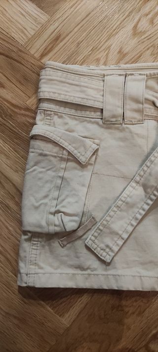Mini falda beige talla 42