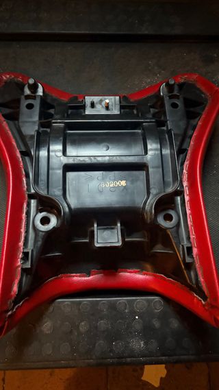 Asiento Yamaha FZ1 N