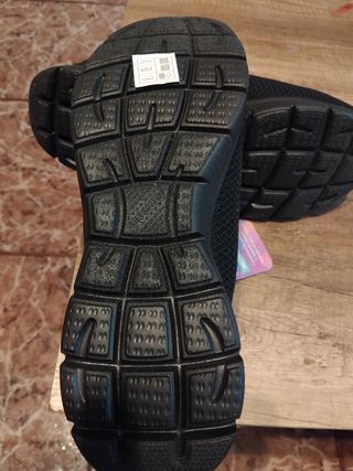 Zapatillas Skechers Negras Wide Fit