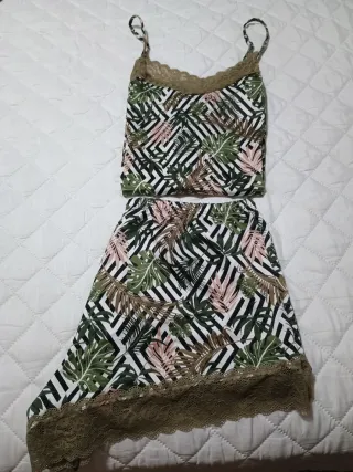 Conjunto satén estampado hojas talla M