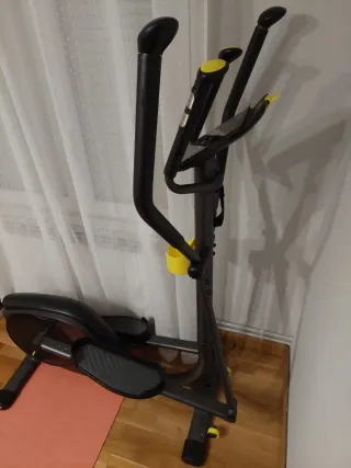 Máquina Elíptica Negra y Amarilla