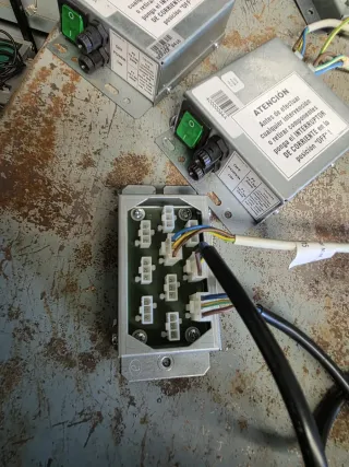 Distribuidores de red 220v