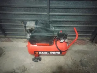 Compresor Black & Decker 24L