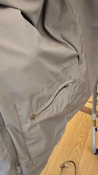 Americana Bikkembergs con capucha gris