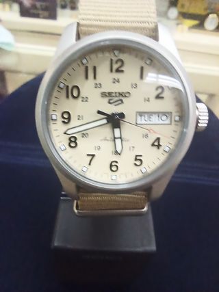 Reloj Seiko 5 Automático OTAN Beige