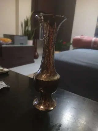 Jarrón de Bronce Antiguo