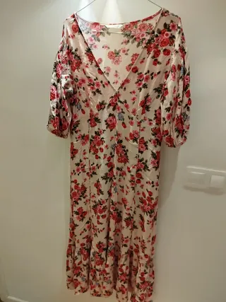 Vestido floral Stradivarius