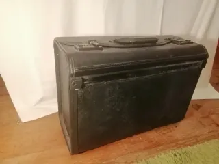 Maletín de cuero vintage negro