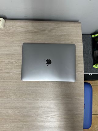 MacBook Pro 13” 256 GB Plata