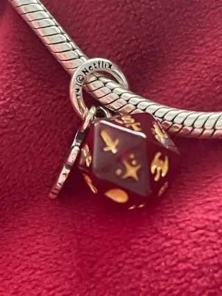 Charm Dado Fuego Stranger Things