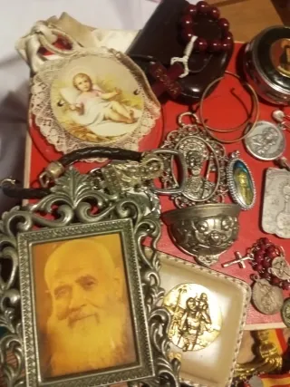 Lote objetos religiosos antiguos