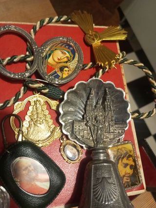 Lote objetos religiosos antiguos