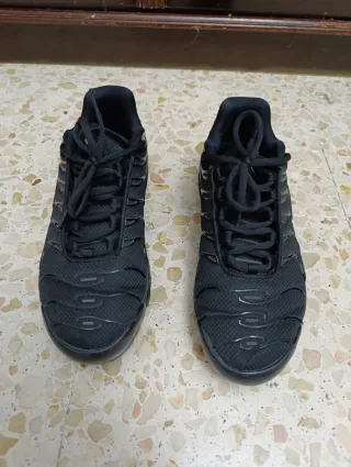 Nike Air Max Plus Negras 