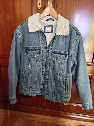 Chaqueta vaquera Bershka forrada