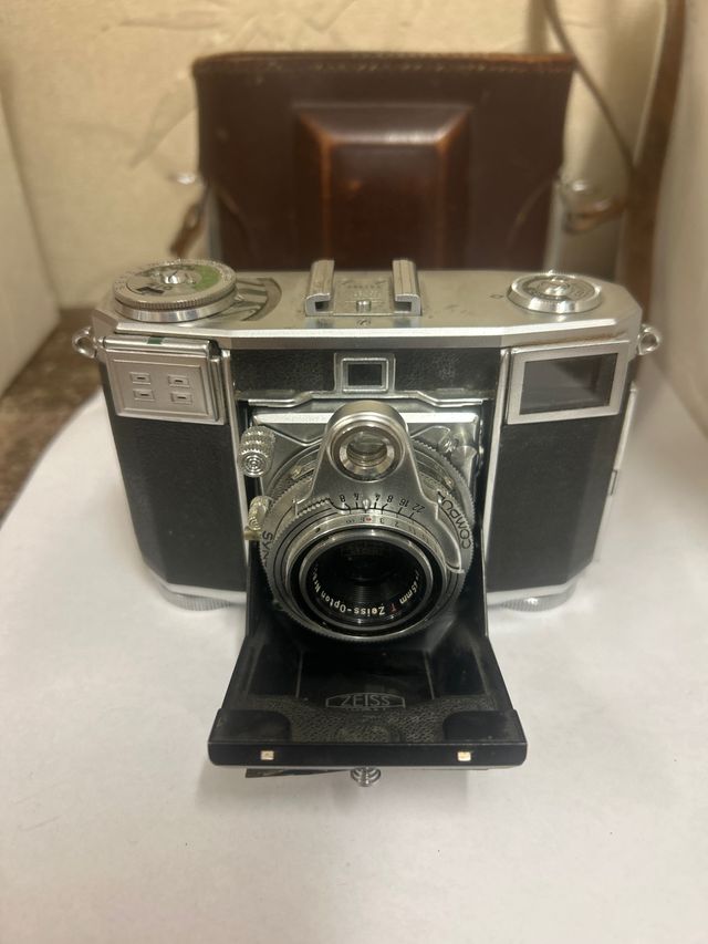  Zeiss IKON modello CONTESSA