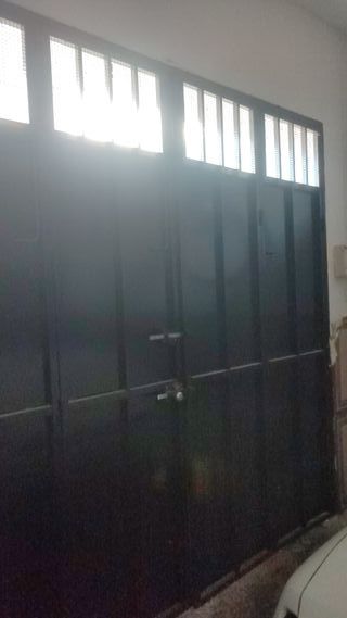 Puerta de cochera abatible 4 hojas sin marco