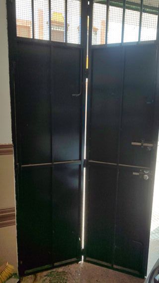 Puerta de cochera abatible 4 hojas sin marco