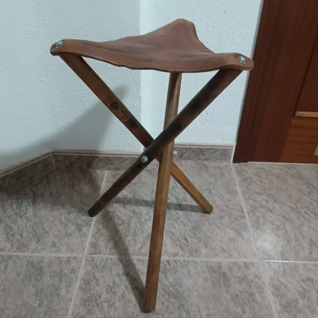 Silla plegable de cuero y madera
