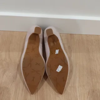 Zapatos ante rosa maquillaje de Daniela Vega 