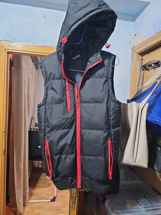 Chaleco SOULSTAR Negro con detalles Rojos